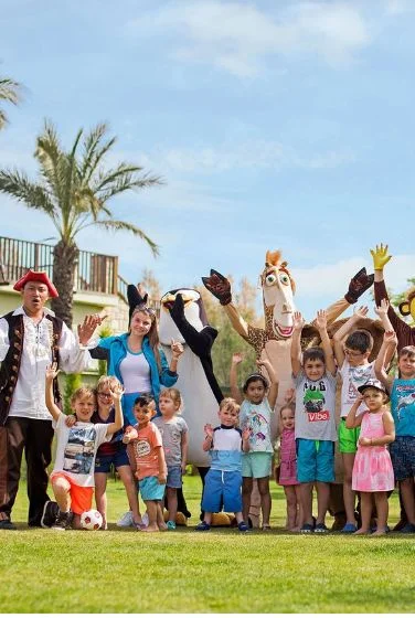KIDS & YOUTH CLUBS