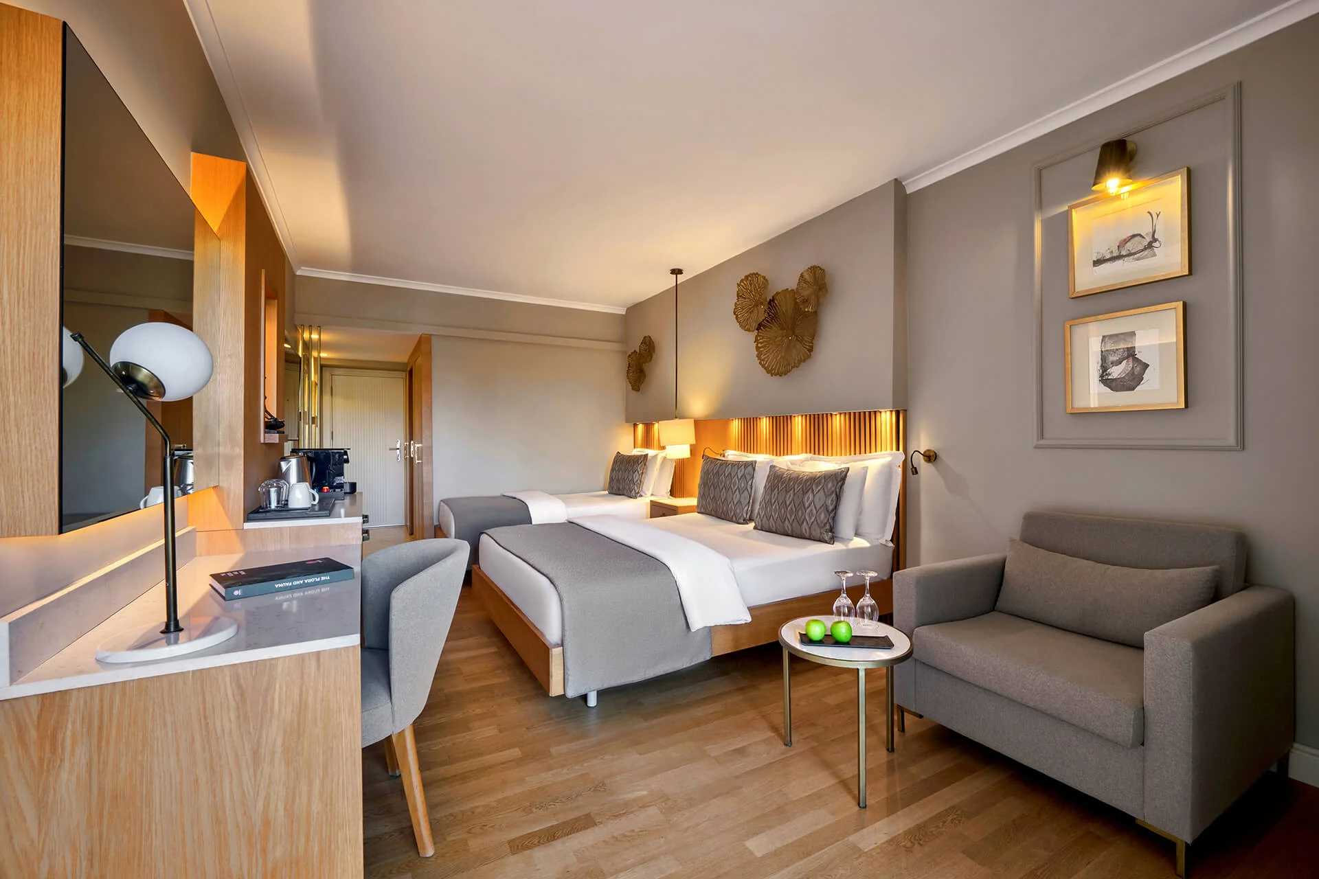 Superior Room With Jacuzzi On The Balcony