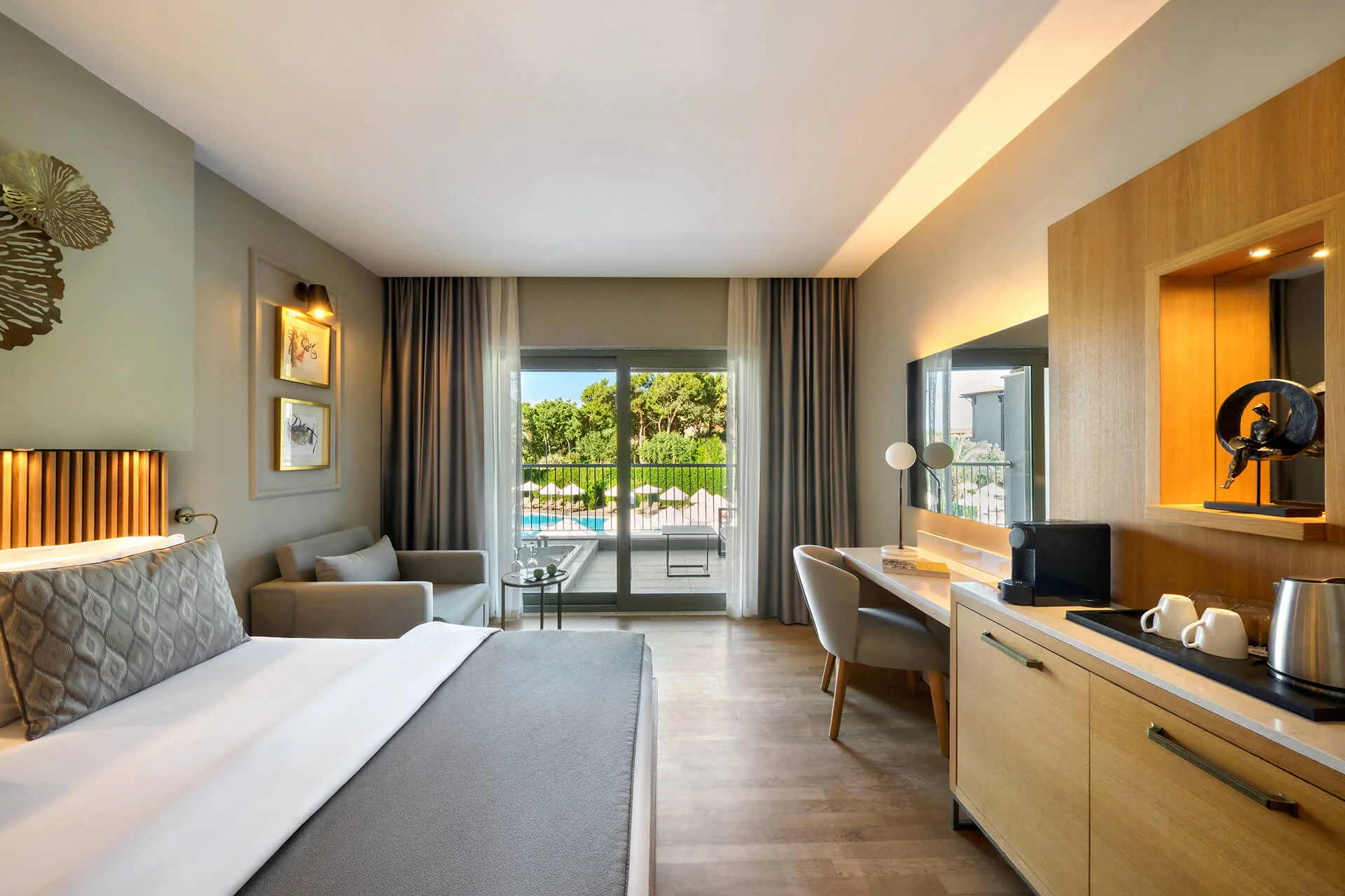 Deluxe Room with Balcony Jacuzzi