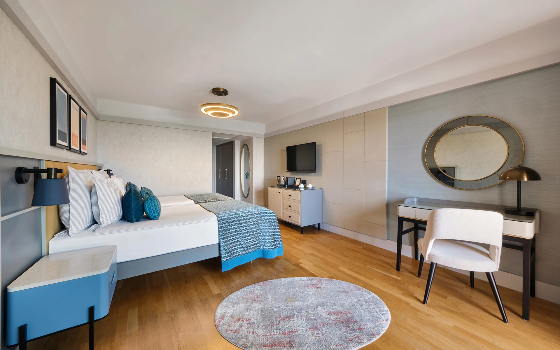 Deluxe Direct Sea View Room