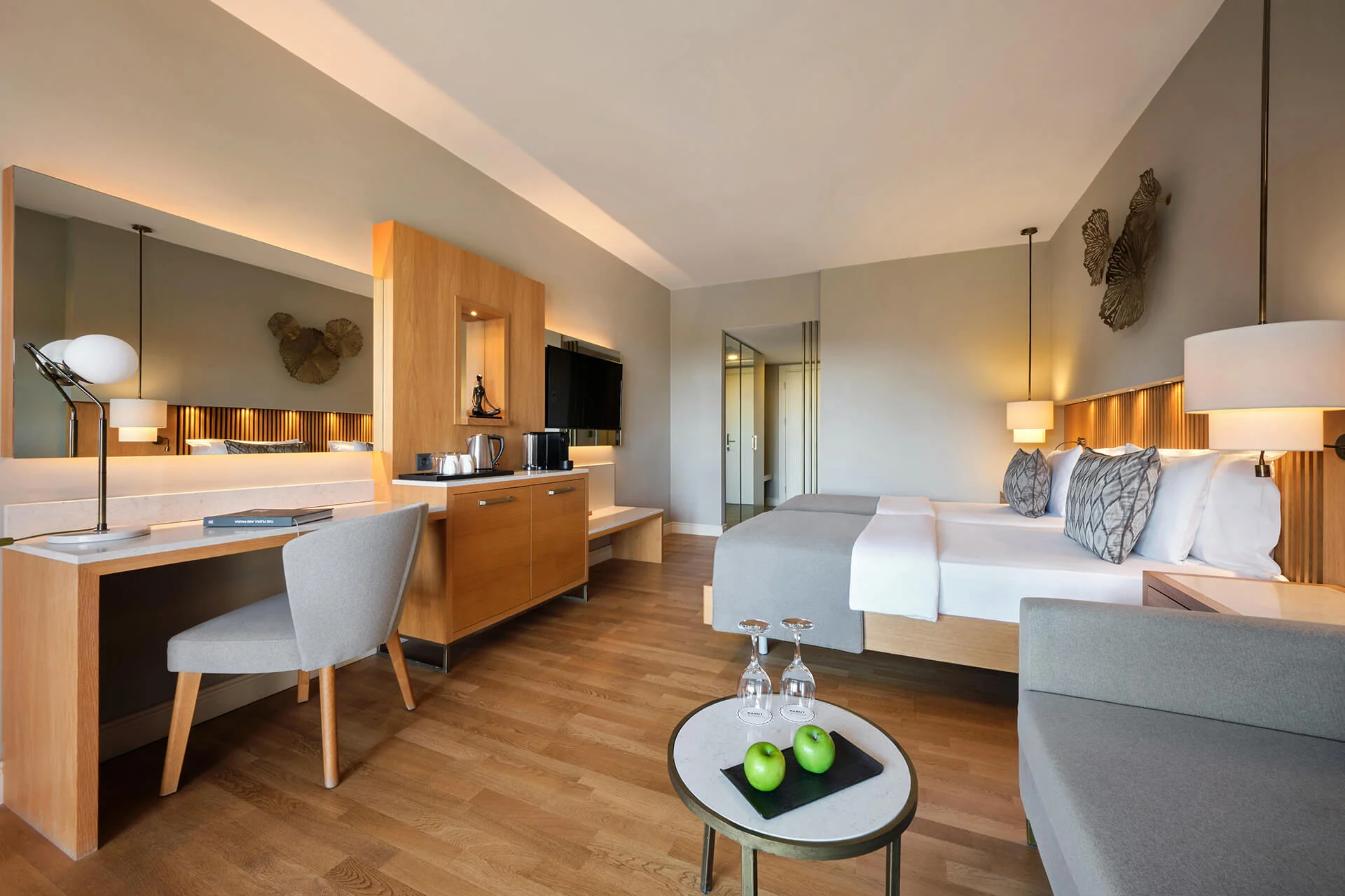 Deluxe Side Sea View Room