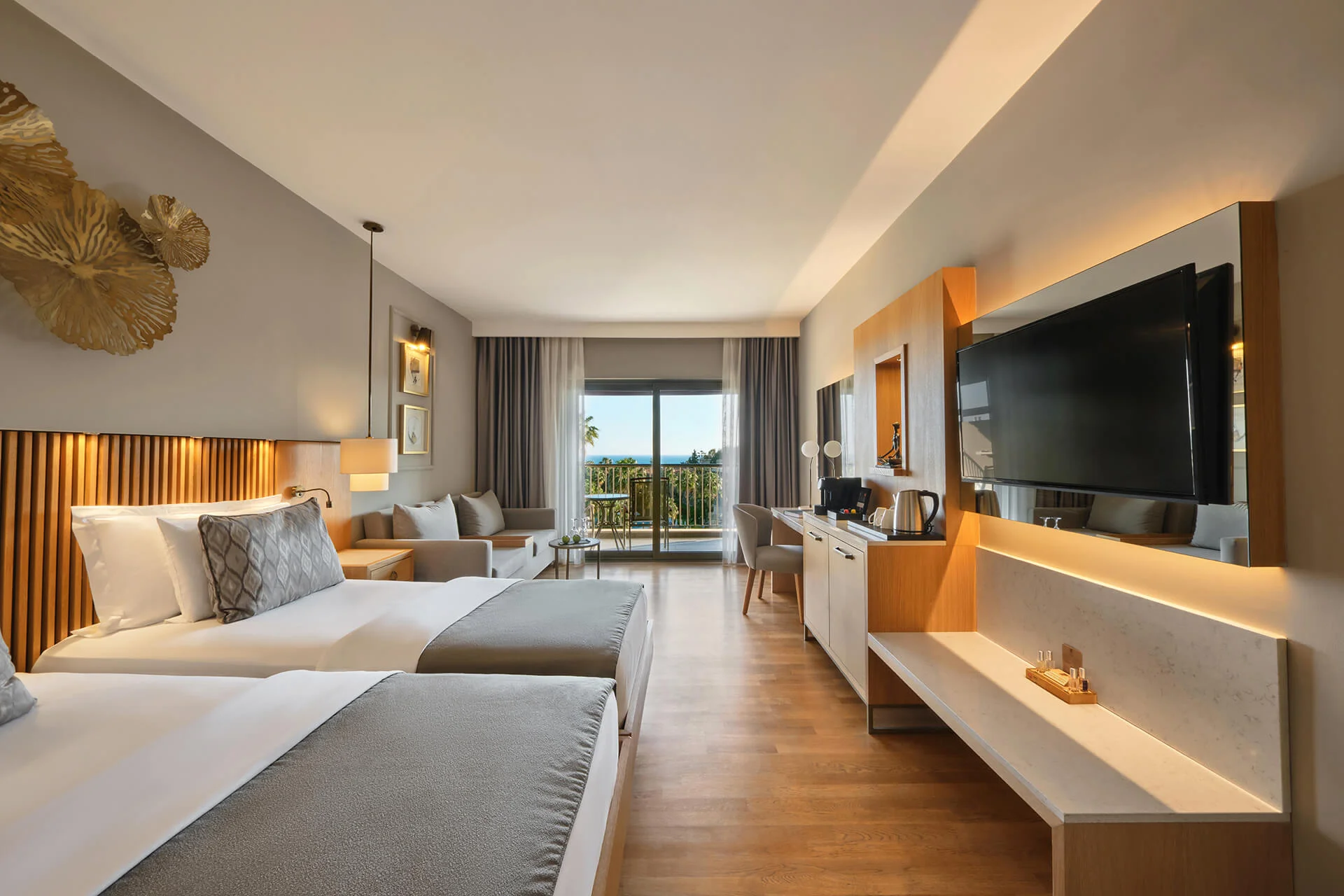 Deluxe Side Sea View Room