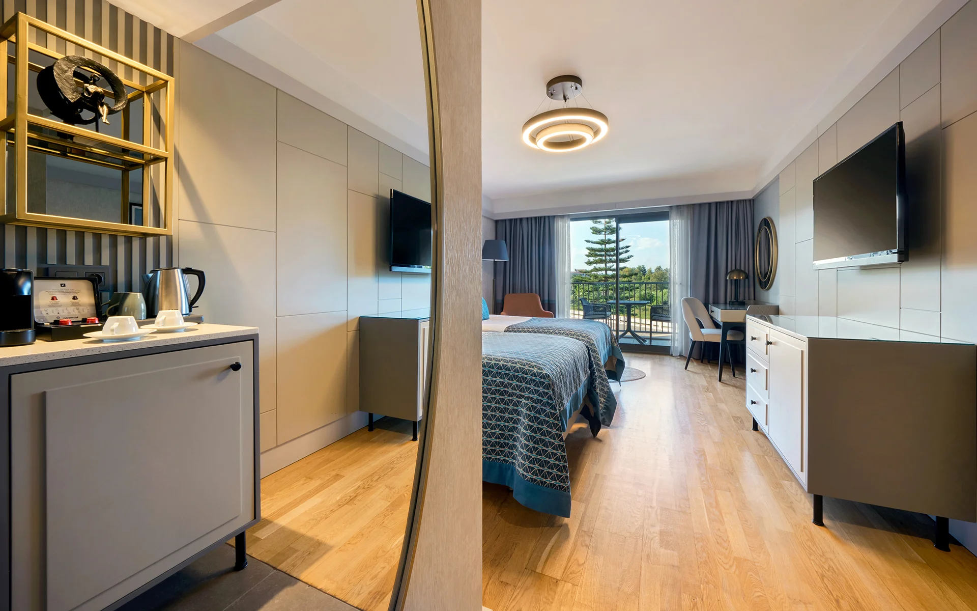 Superior Land View Room