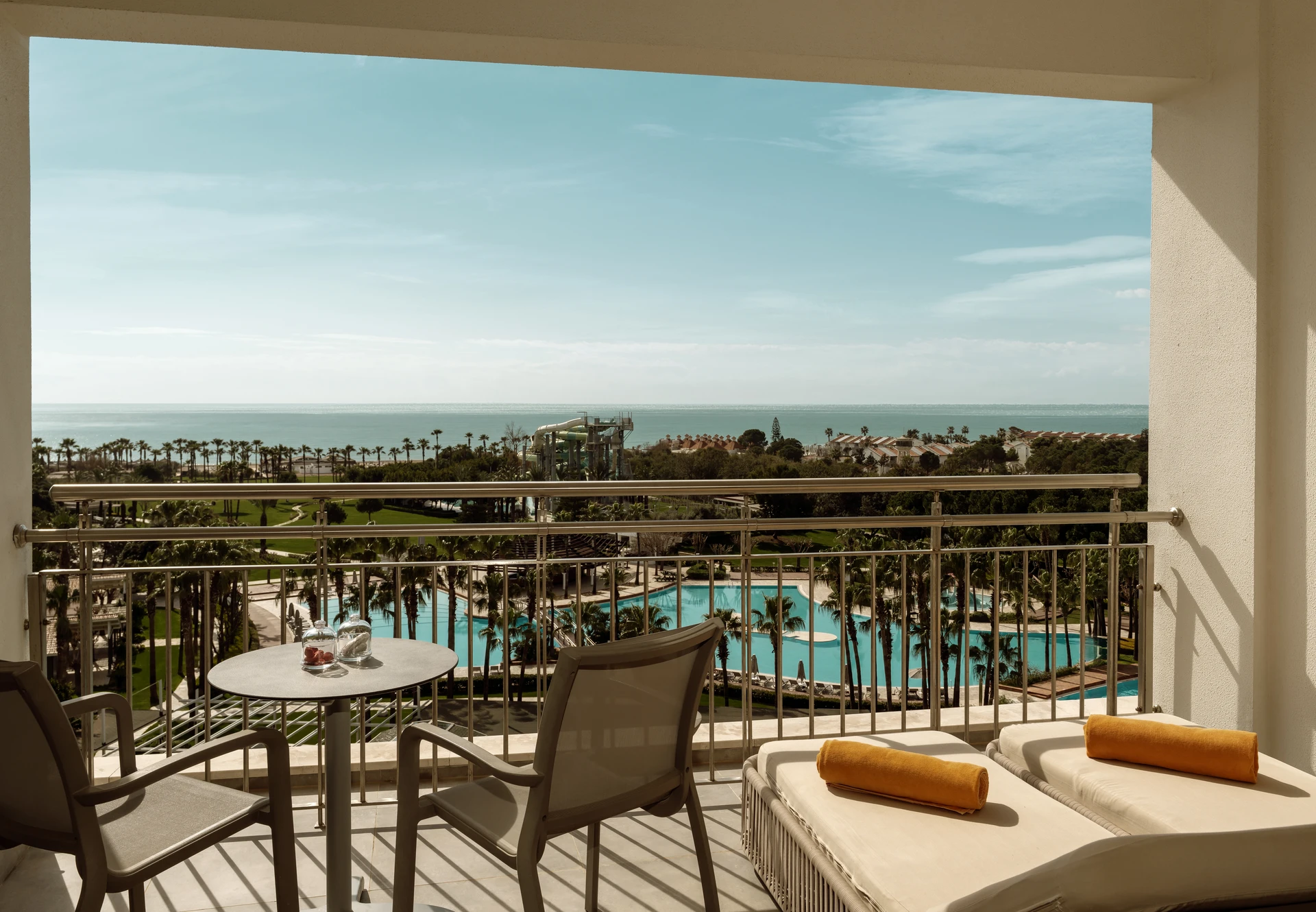 Corner Suite with Jacuzzi, Sea View