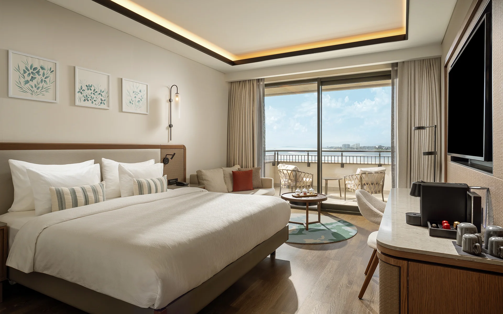 Deluxe Sea View Family Suite