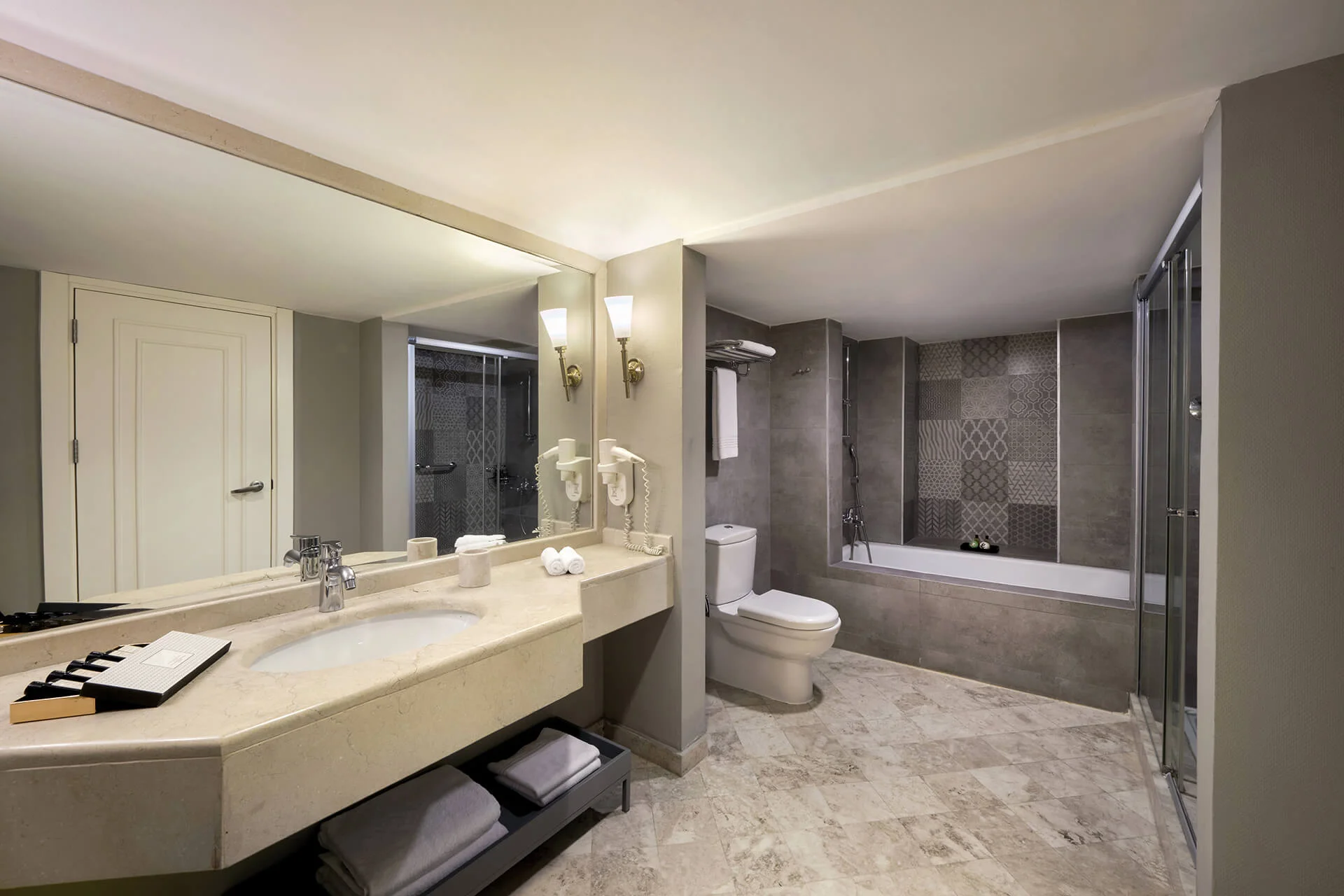 Side Suite
