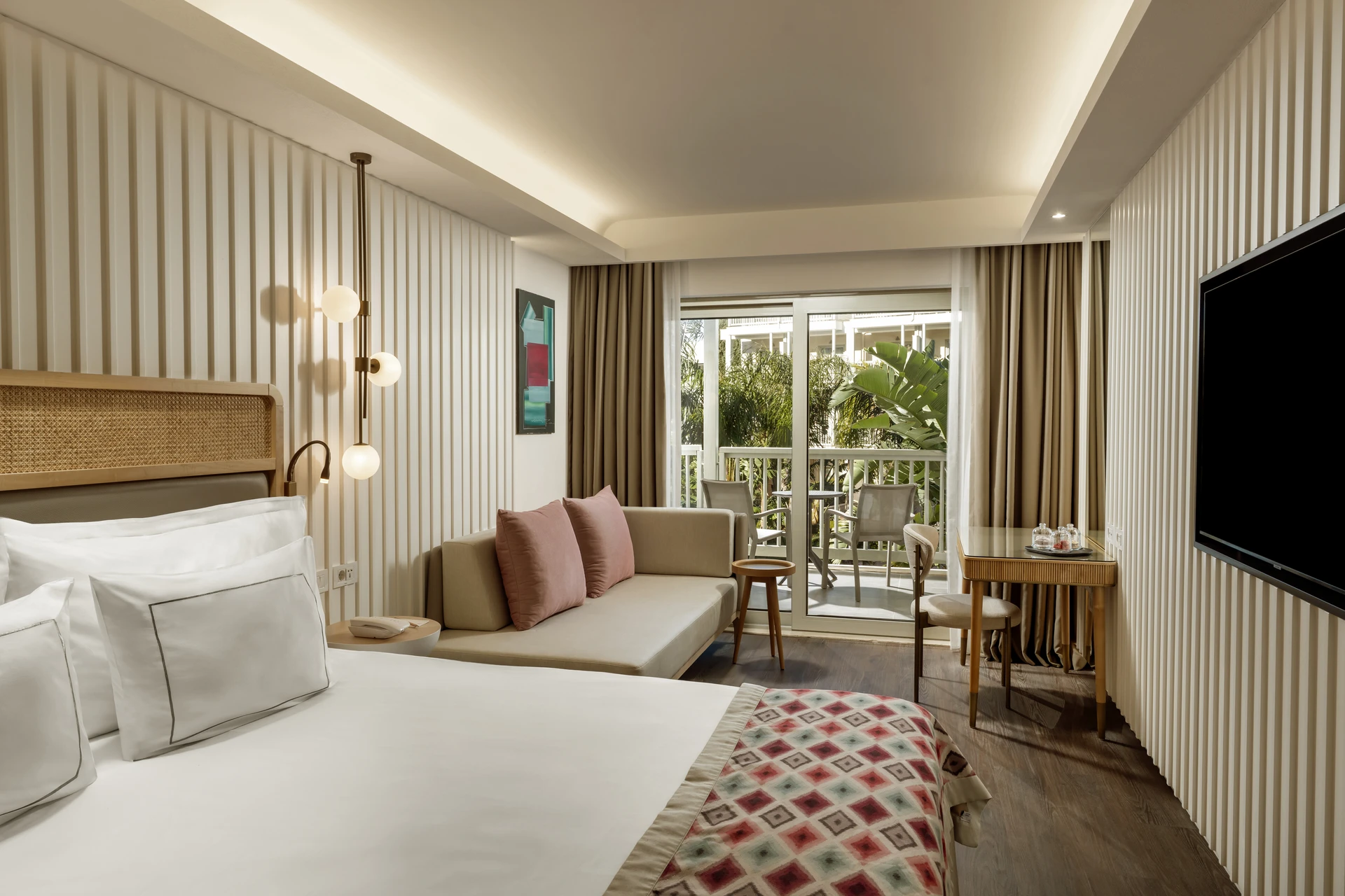 Deluxe Lagoon Room